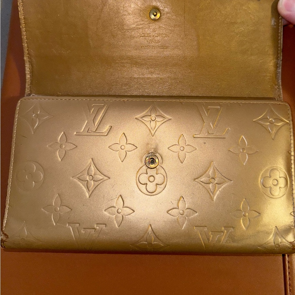 Louis Vuitton Gold Matte Vernis Porte-Tresor International Wallet - Picture 6 of 15